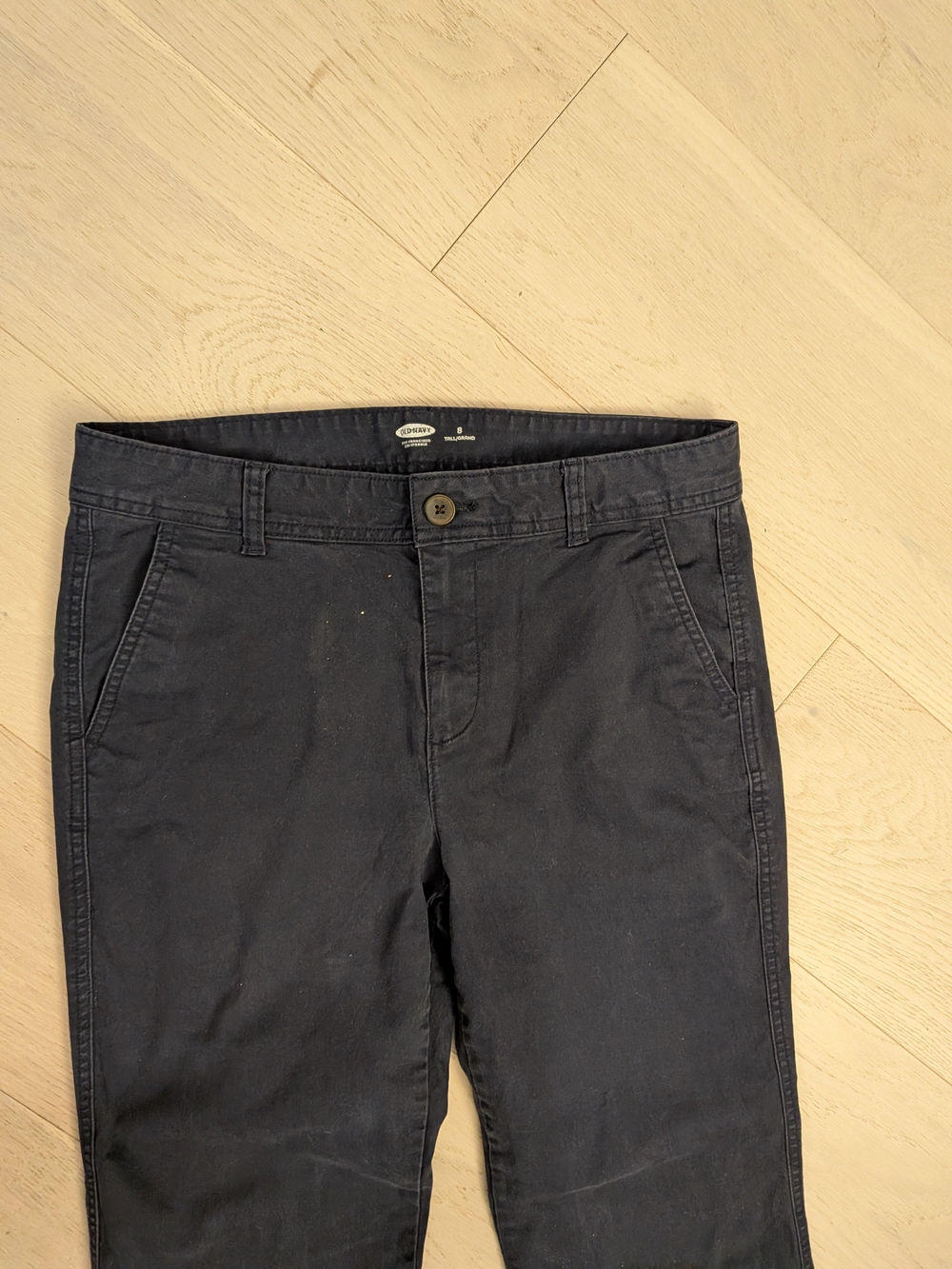 Old Navy Tall Black Flare Jeans with High Rise - Picture 4 of 7